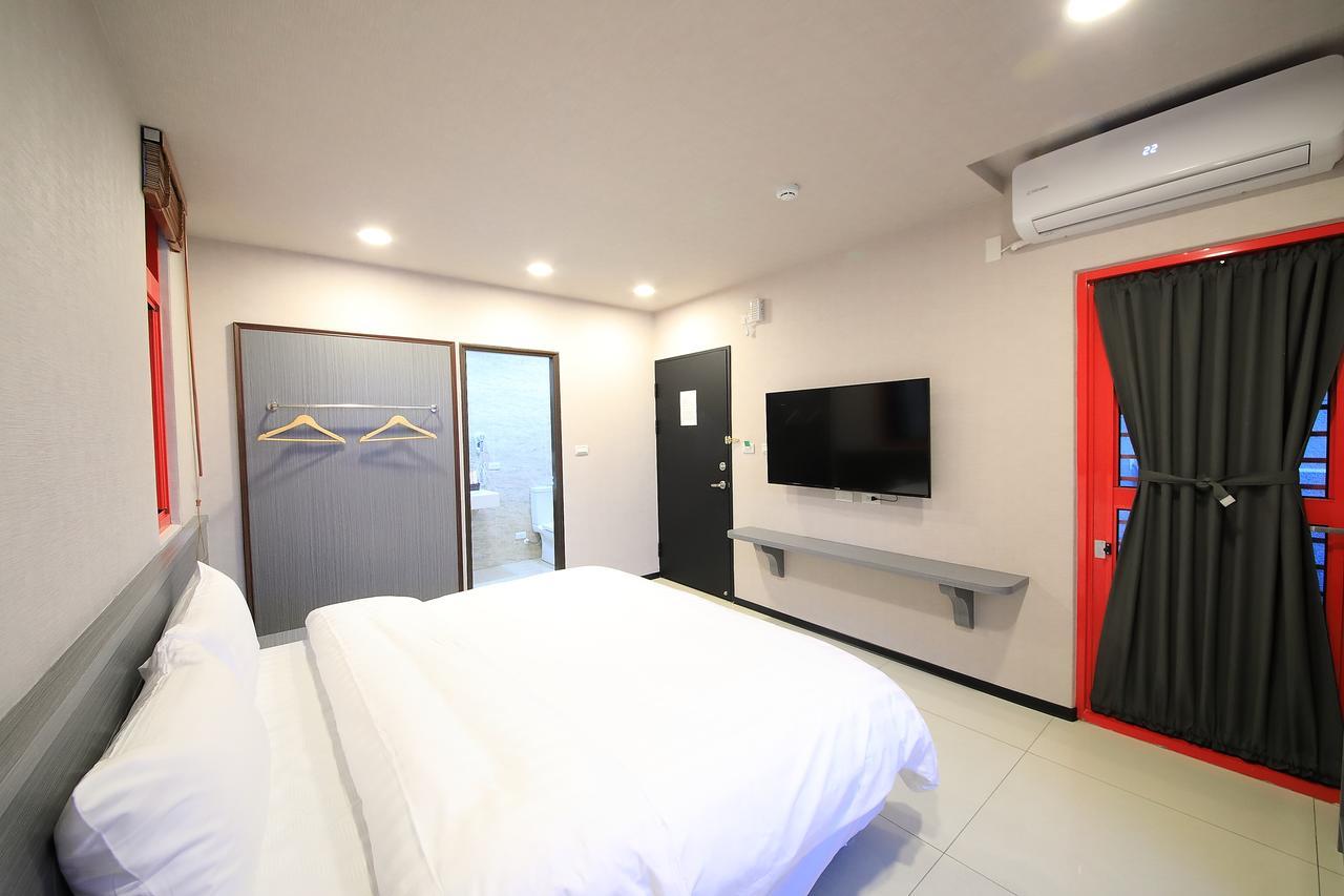花蓮亮君經典民宿1館加2館民宿-東大門夜市-電梯包棟bright King Homestay Chua-lien Exteriér fotografie