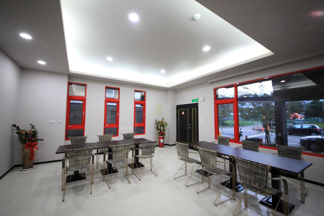 花蓮亮君經典民宿1館加2館民宿-東大門夜市-電梯包棟bright King Homestay Chua-lien Exteriér fotografie