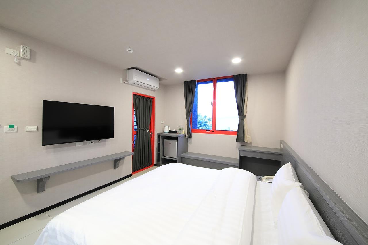 花蓮亮君經典民宿1館加2館民宿-東大門夜市-電梯包棟bright King Homestay Chua-lien Exteriér fotografie