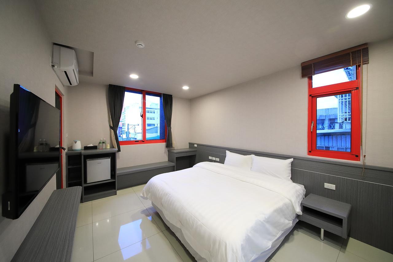 花蓮亮君經典民宿1館加2館民宿-東大門夜市-電梯包棟bright King Homestay Chua-lien Exteriér fotografie